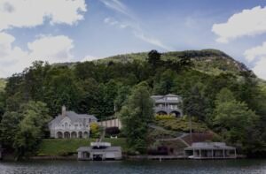 Rumbling Bald on Lake Lure wedding venues with lodging in North Carolina